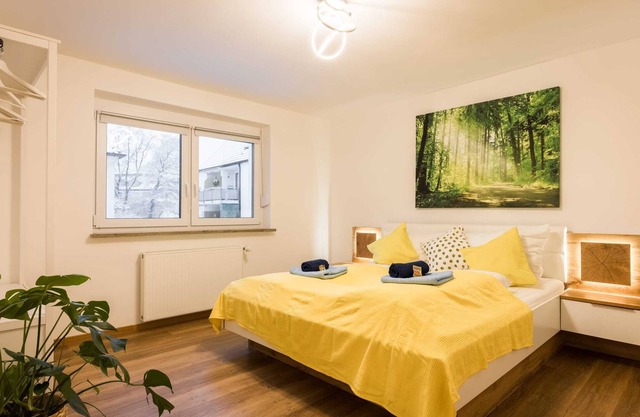 ☆BRIGHT: Perfect for 4 guests! Kitchen | Parking | Netflix | Balcony