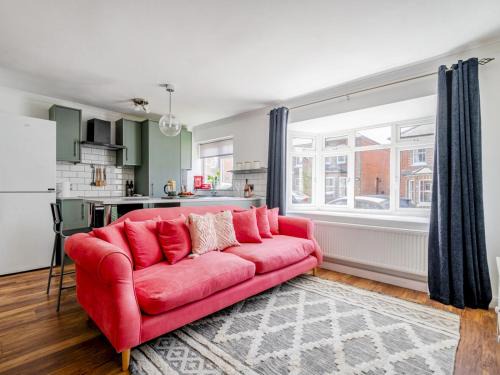 Bright spacious 1Bed wparking Pass the Keys