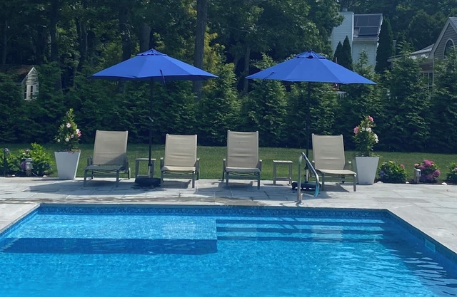 Bright & Spacious Hamptons Home with Amazing Pool!