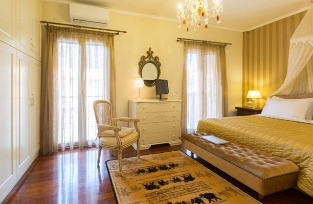 Bright, spacious house with private yard