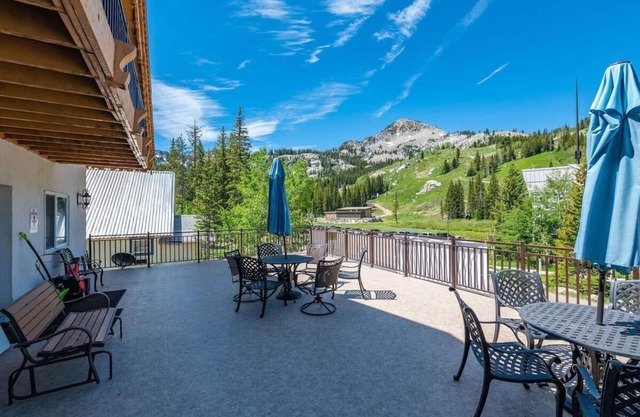 Brighton Chalet | Majestic Suite 5 Bedroom