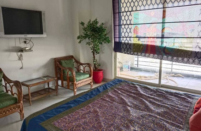 Bring your family to this comfortable home for moments of relaxation . nn