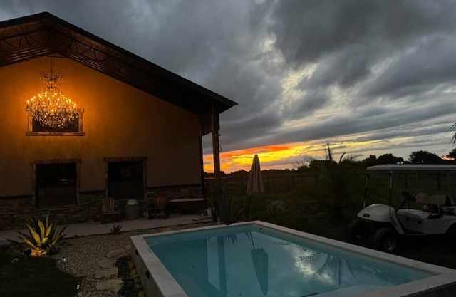 Bring your Horses! - Barndominium with 6 stalls and attached paddocks- 10 acres