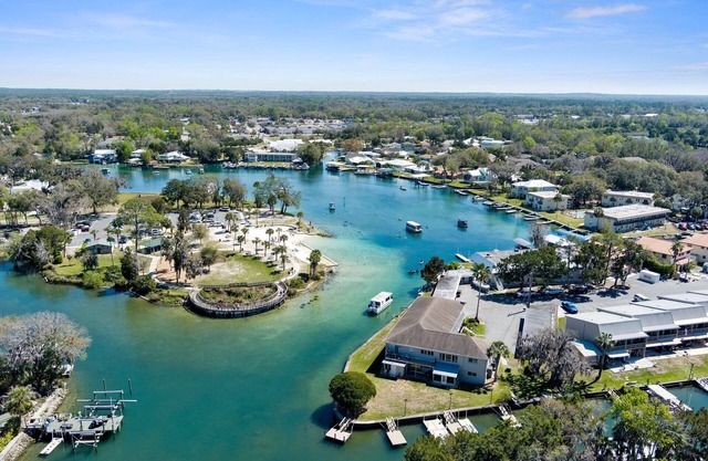 Bring your own boat l Waterfront with dock l Sleeps 9