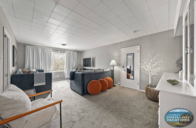 Broad Street Suites 1,2 & 3 |Sleeps 20 |Parking for 7 Vehicles |Downtown |Events |Horticultural Hall