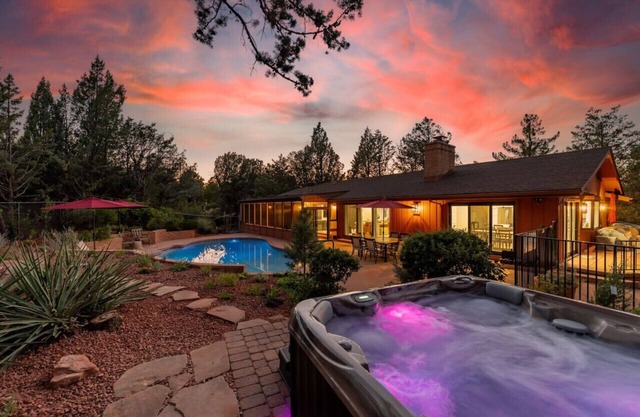 Broken Arrow Oasis Pool & Spa