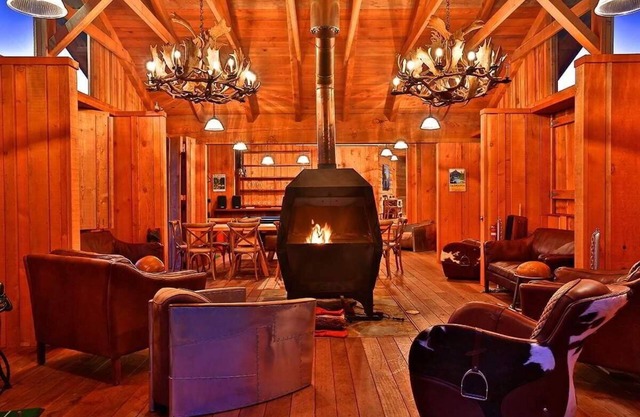 Bruny Island Lodge ~ Rustic timber chalet!