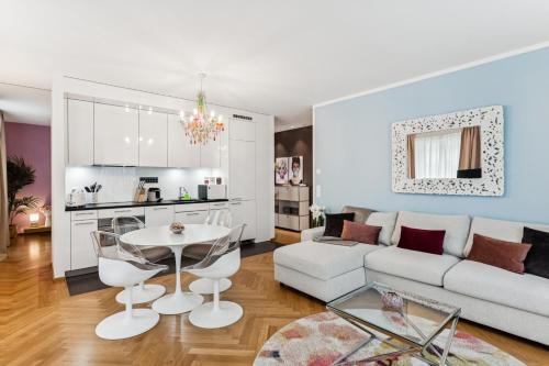 Btqluxtoplocationacfreeparking