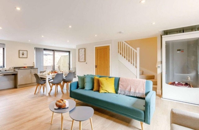 Buck Cottage, disabled adapted 3 bed hot tub pets