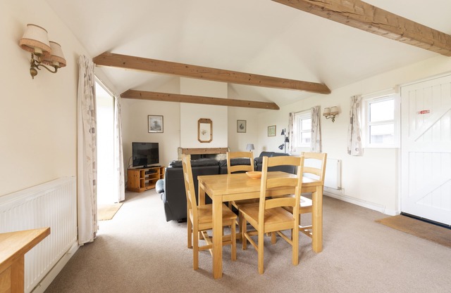 Buckingham Cottage : Idyllic Getaway Cottage in the rolling hills of Dorset