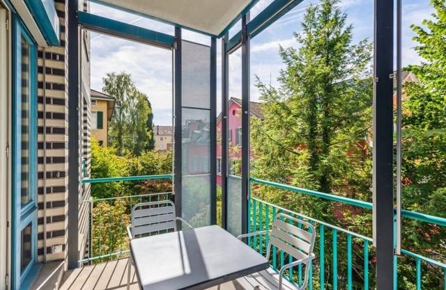 Budget-Friendly & Roomy: Zurich Apartment