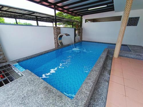 Bukit Beruang 366D Family Home - Private Pool