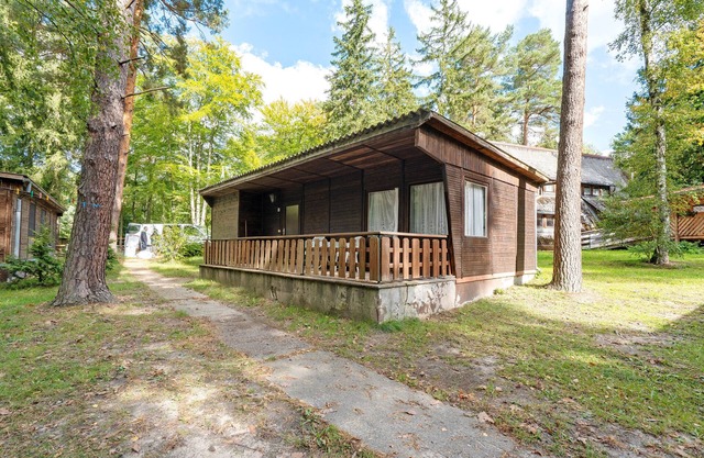 Bungalow '10 - Finnhütte' with Private Terrace and Shared Garden