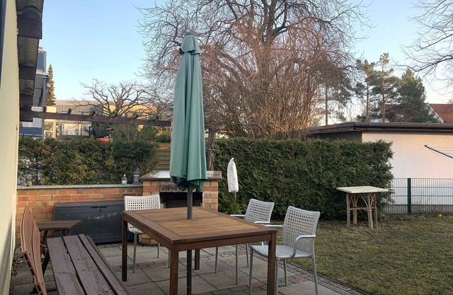 Bungalow - Bungalow with Terrace and Garden