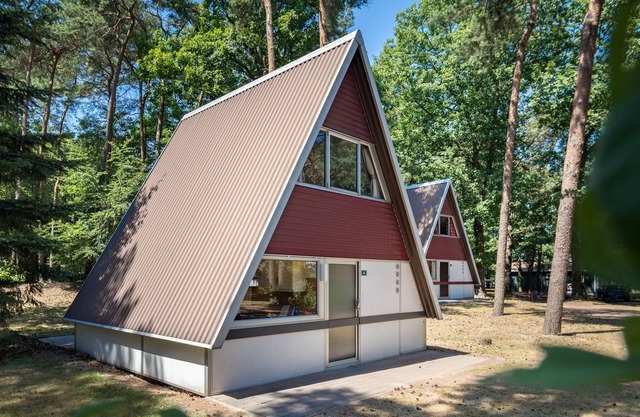 Bungalow in Bospark 't Wolfsven near Nature