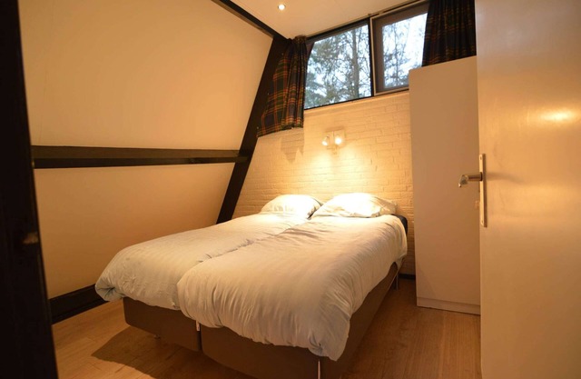 Bungalow in Limburg near Nature Reserves