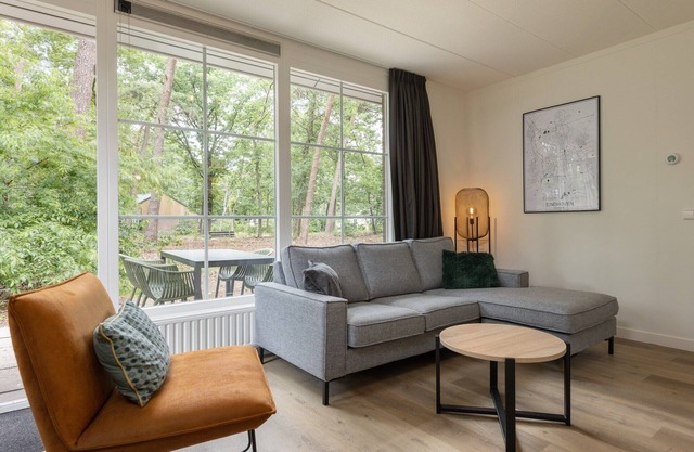 Bungalow in Park De Peel - Car-Free Retreat