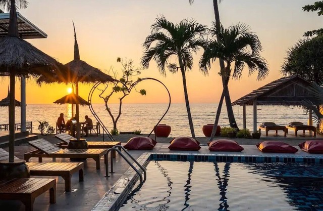 Bungalow Near by Beach El Pillax Lanta Resort