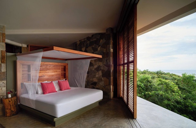 Bungalow Ocean View. Connect with yourself in this sanctuary.