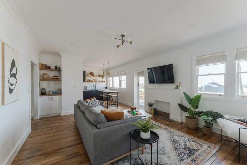 Burnie Retreat - Coastal Comfort Awaits