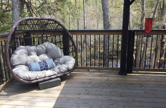 Butterfly Hideaway in Muskoka Lakes