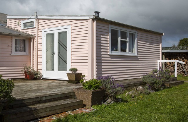 Buzzy Garden B&B - the perfect accomodation to explore the Wairarapa