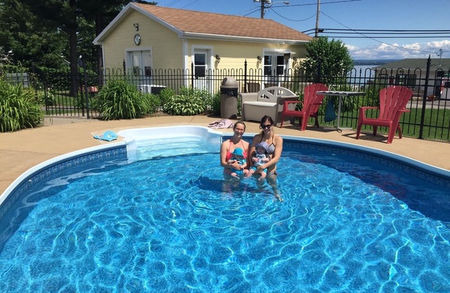 Close to the river, private view and access. 2 bedrooms, 4 guests. Citq 121170