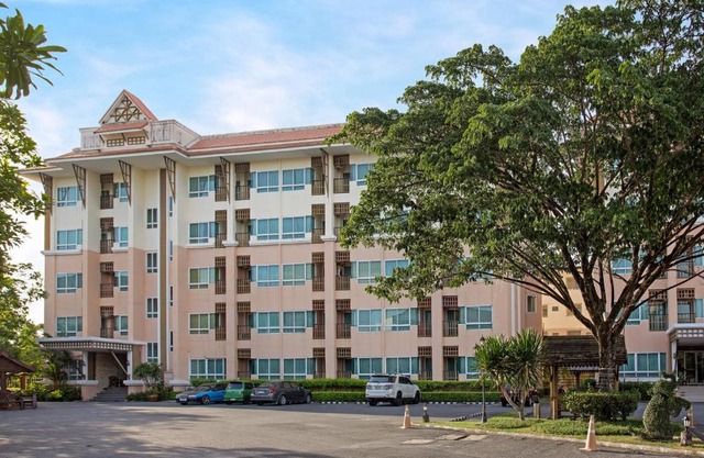 C-House & Residence Hotel Amata City