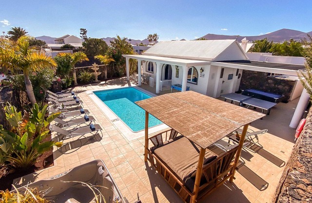 Ça C'est La Vie. A luxury 4 bedroom villa with en-suite facilities in every room