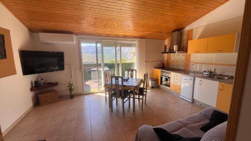 CA LIDIA-Apartamentos Turísticos EL CAMPANAR 1