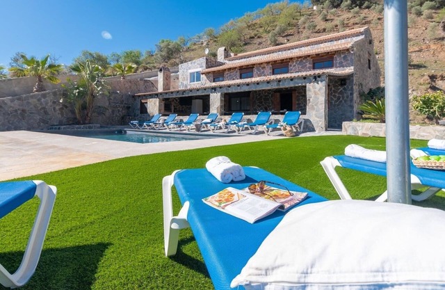 Cabaña de Piedra El Borge by Ruralidays