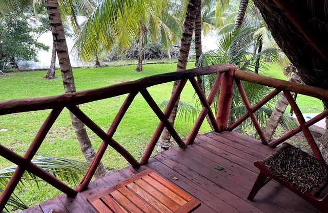 Cabaña reservada frente al lago, cerca de Kohunlich, Dzibanché y Kinichná 2
