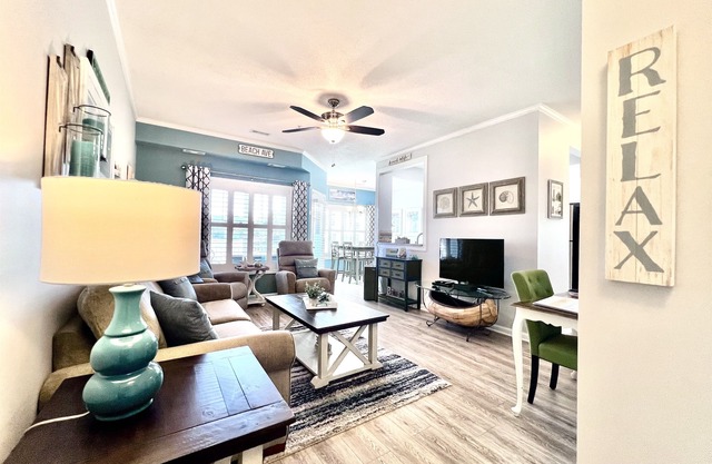 CABANA BEACH CONDO - 1ST FLR - SMALL DOG FRIENDLY - POOLS, TENNIS, TRAILS & MORE