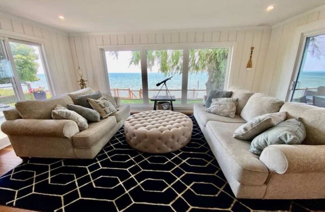 Cabana Lake House - welcome to our pet friendly paradise on the lake!