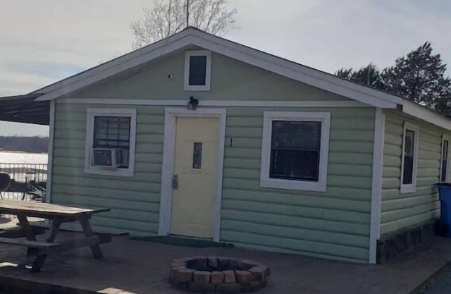 Cabin #1 at Snug Harbor Cabins Lake Eufaula, OK