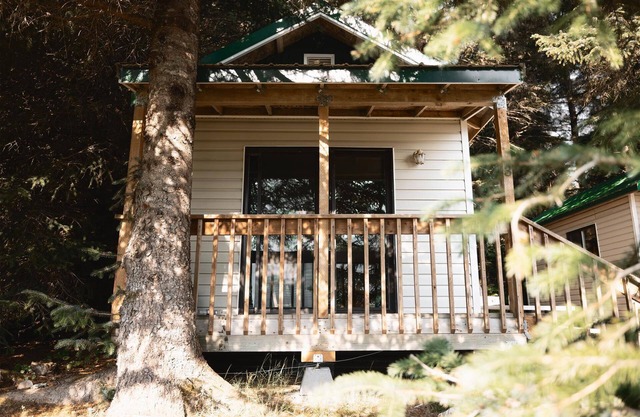 Cabin 3 Lynn View Lodge