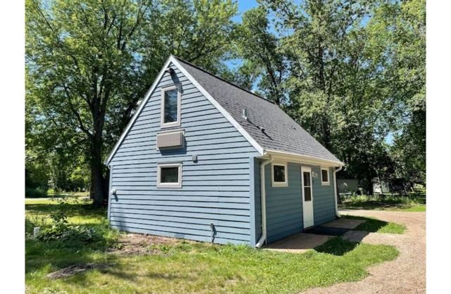 Cabin #4-Cabin that sleeps 8 on Little Rock Lake