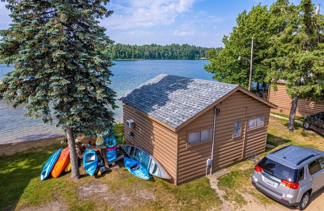 Cabin #4 - Classic Americana