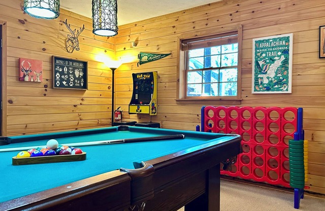 Cabin+Creek+Natl Forest+Hot Tub+Fire Pit+Pool Table