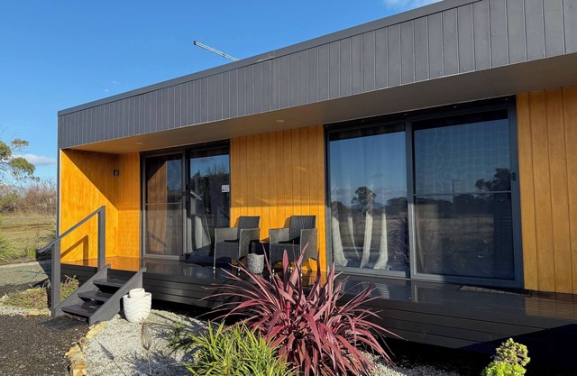 CABIN ONE, on Gordon, Swansea