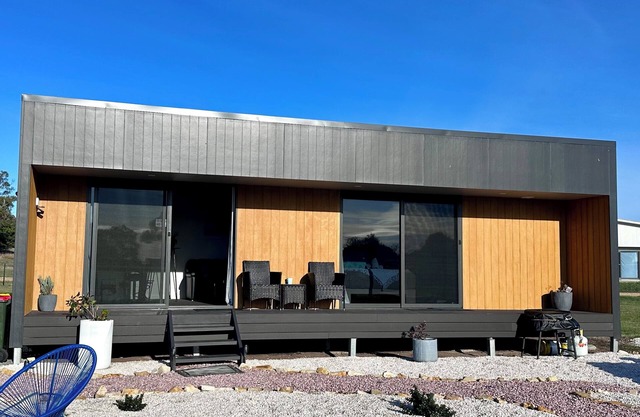 Cabin Three on Gordon, Swansea