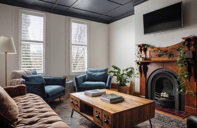 Cable’s Landing, heritage home near the Gorge