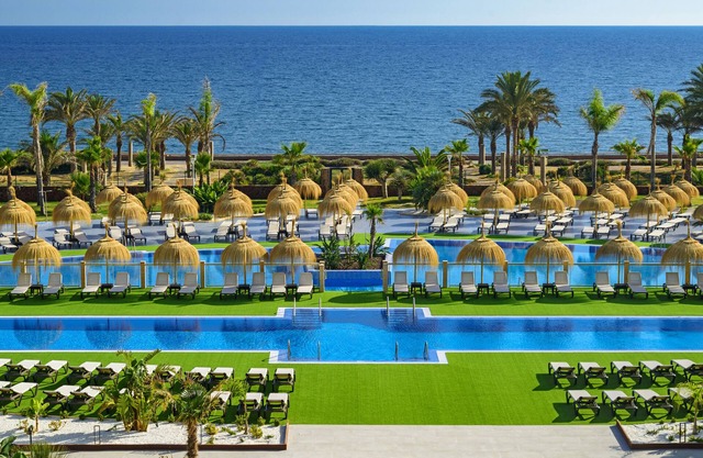 Cabogata Beach Hotel