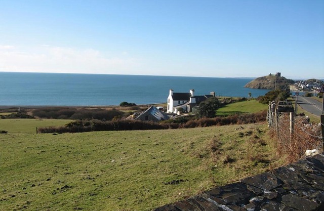 Cae'r Dyni Caer Dyni