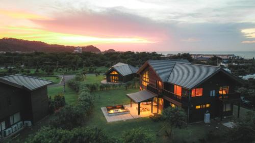 Cairns House by SANA
