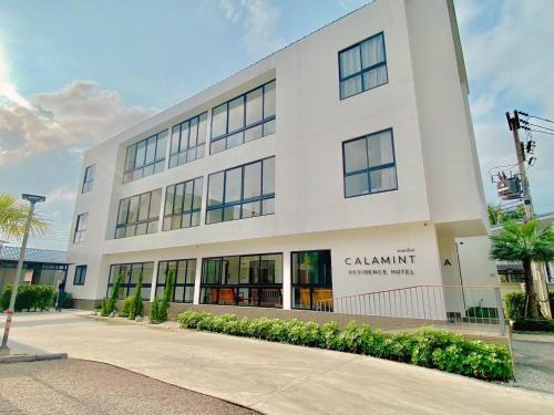 Calamint Residence Hotel (คาลามิ้นท์)