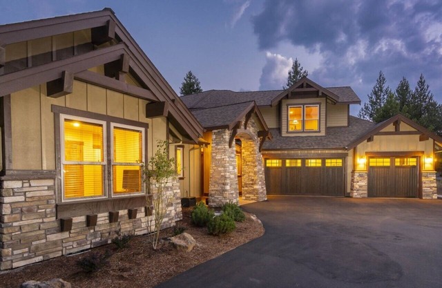Caldera Springs Getaway with Hot Tub, BBQ & Game Room