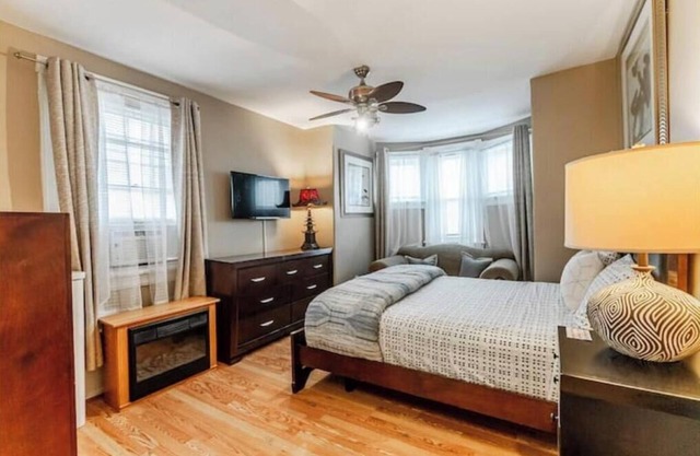 Calm Historic Getaway - PHL Airport