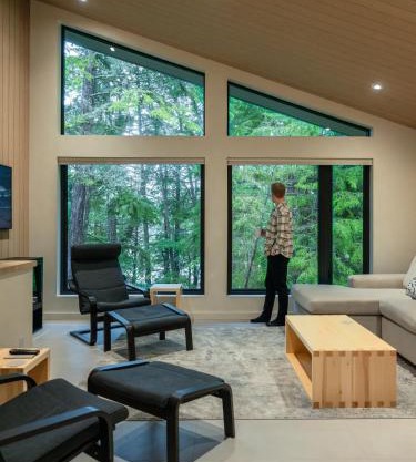 Calmwater Retreat New 2 br Hot Tub