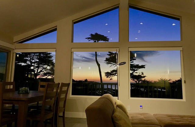 Cambria Park Shores, across from beach with amazing Views!